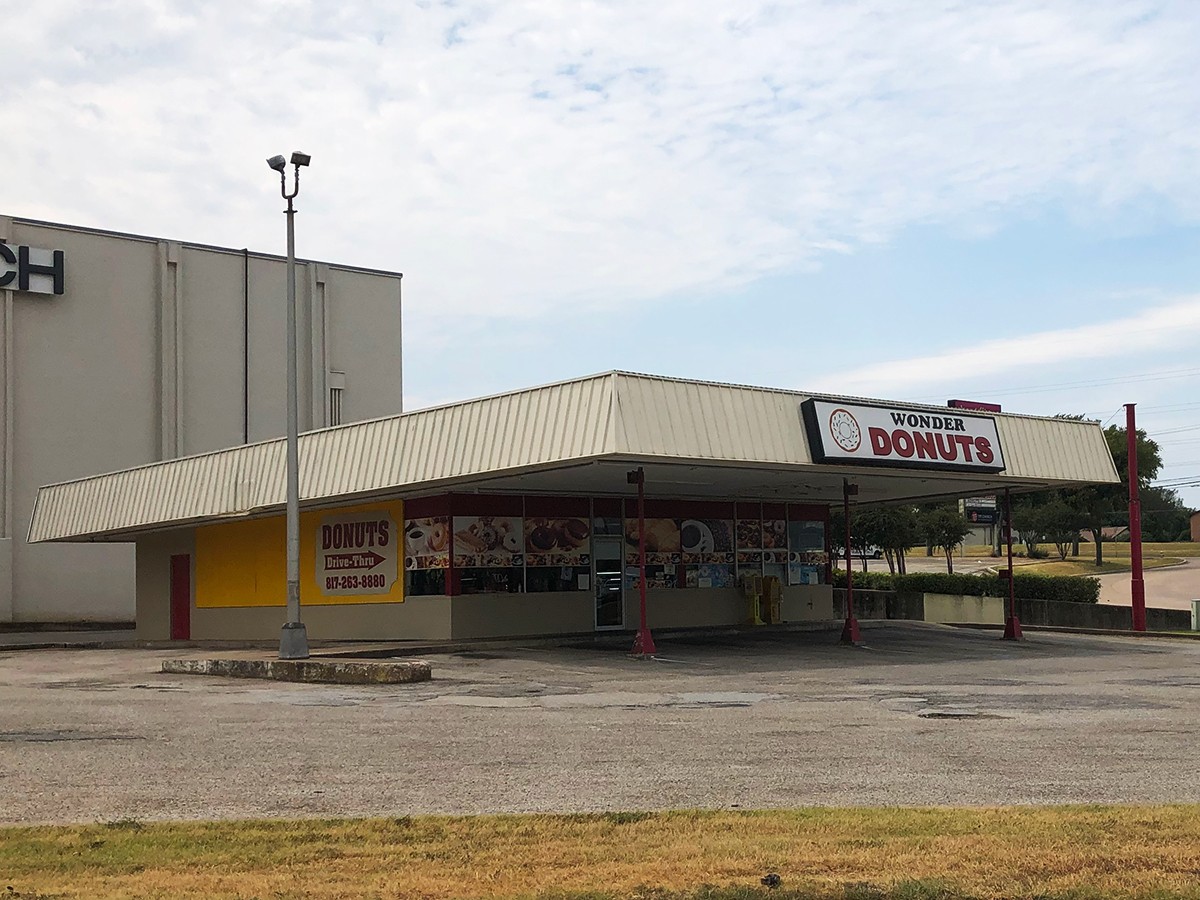 2021 photo of the former Dairy Queen that Sarah was supposedly walking to.